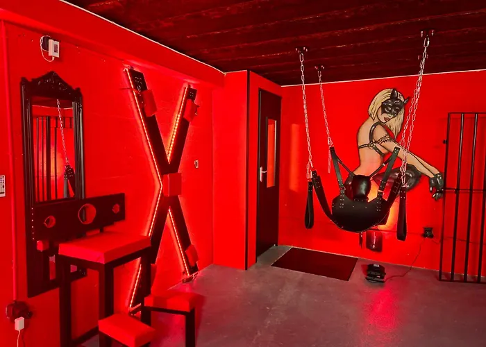 Le Baiser 1 Le Bunker Reamenage En Plaisir Interdit